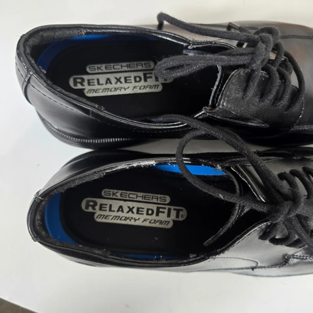 Skechers Leather Caswell Oxford Mens 10 Black Square Toe Memory Foam FLAWED